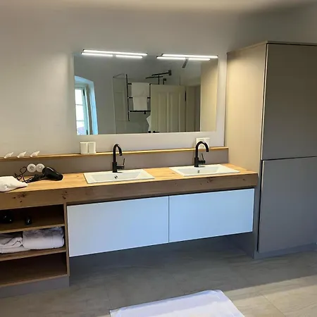 Donauhaus Lägenhet