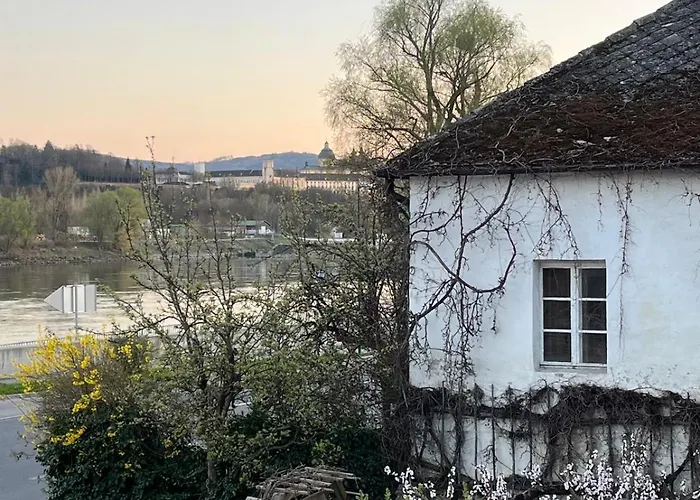 Donauhaus 아파트 *